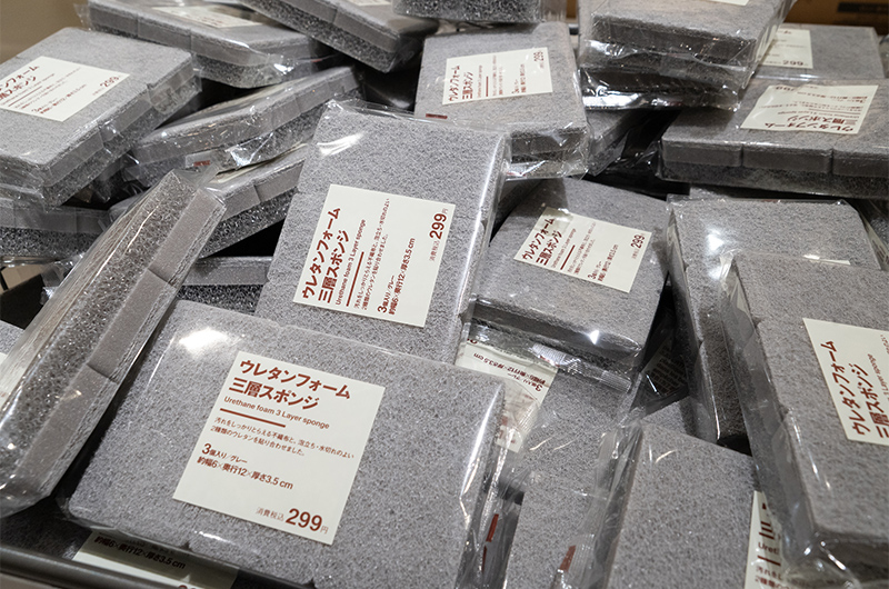 意外な売れ筋、スポンジ。確かに新生活で忘れがちかも・・・！
