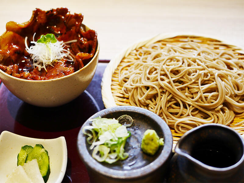 豚丼とそば