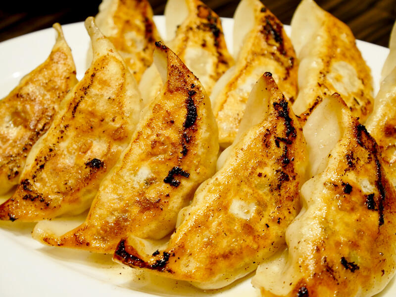 こんがりとした綺麗な焼き目の宇都宮餃子